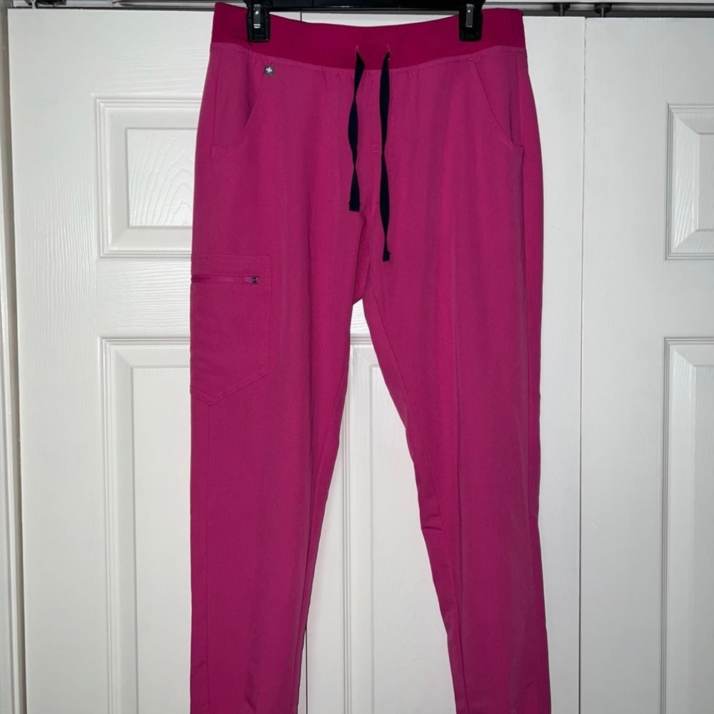 NWT FIGS Medium Electric Orchid Zamora 2.0 Joggers
